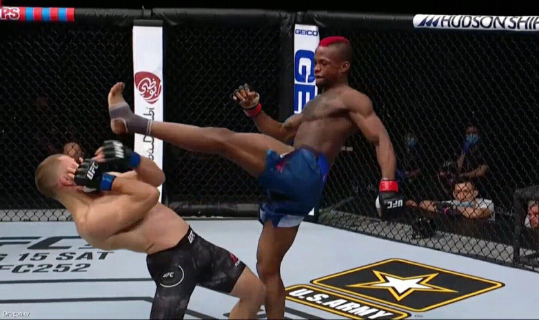 Чемпион UFC оценил «матрицу» Физиева