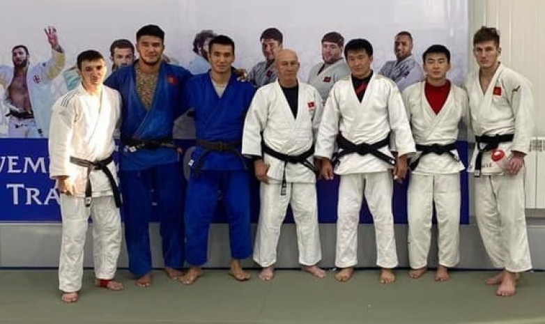 Сборная Кыргызстана проводит УТС в Ташкенте