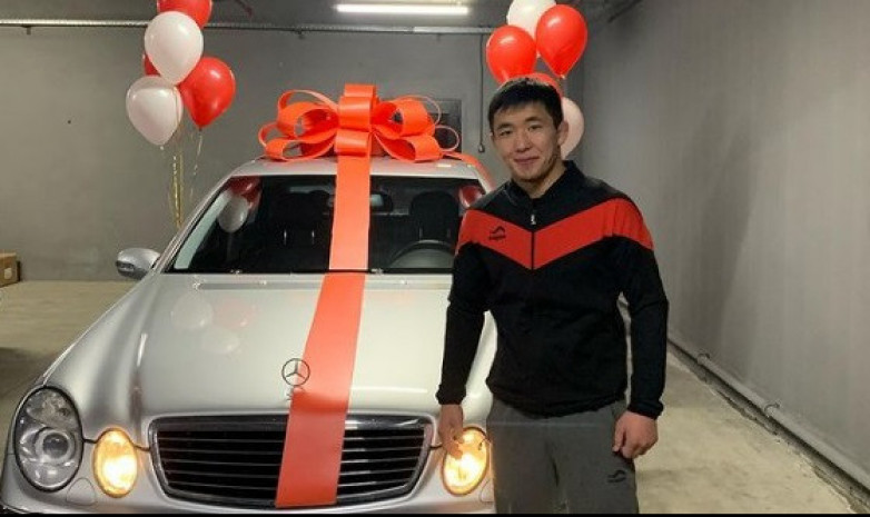 Жоламану Шаршенбекову подарили Mercedes-Benz W211 за победу на Кубке мира
