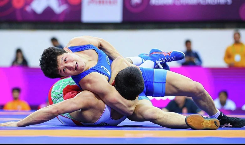 Сборная Кыргызстана по вольной борьбе готовится к чемпионату Азии
