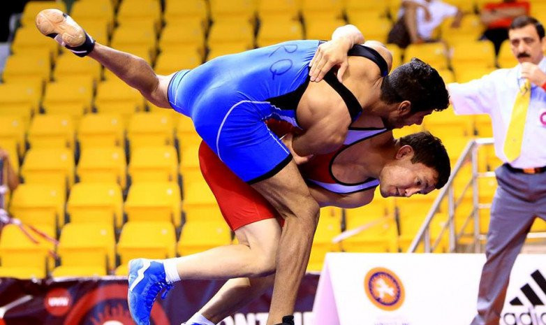 Чемпионат Азии: Бексултан Махмудов поборется за бронзу