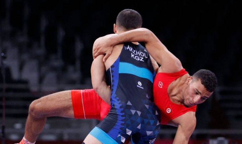 Акжол Махмудов вышел в полуфинал Олимпиады в Токио