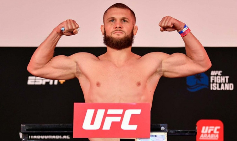 Рафаэль Физиев выбывает из турнира UFC 272