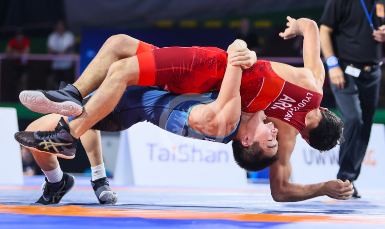 Чемпионат мира (U-17): Сегодня выступят четыре кыргызстанца по вольной борьбе