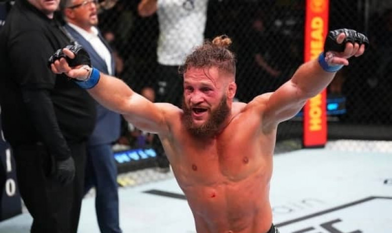 UFC: Физиев в пятый раз подряд получил бонус $50000