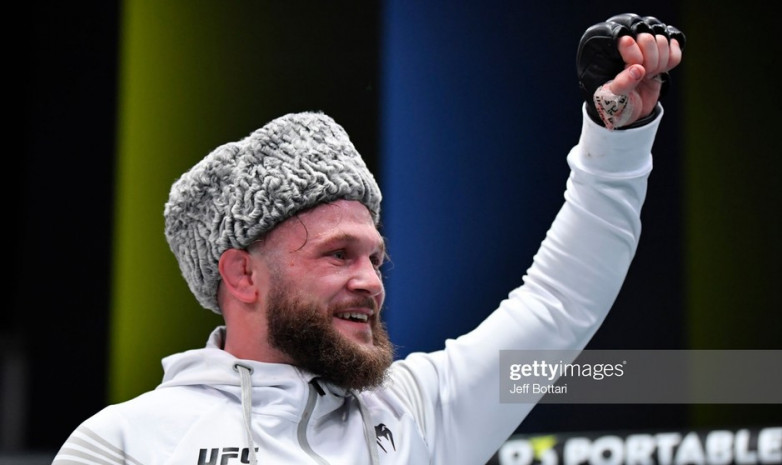 Рафаэль Физиев рассказал, как получить бонус $50 тыс. от UFC
