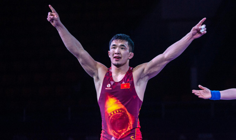 Жоламан Шаршенбеков феерит на футбольном поле. ВИДЕО