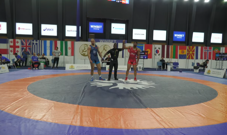 Dan Kolov - Nikola Petrov: Узур Джузупбеков проиграл в 1/4 финала