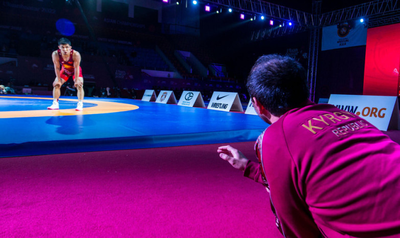 Азат Эркимбаев рассказал о причинах поражения Жоламана Шаршенбекова в двух финалах на ЧМ