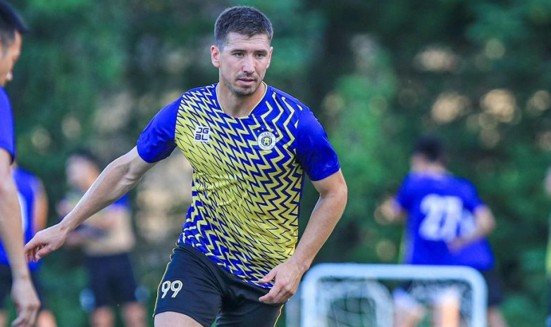 Чемпионат Вьетнама: Первая тренировка Мирлана Мурзаева в ФК «Ханой»