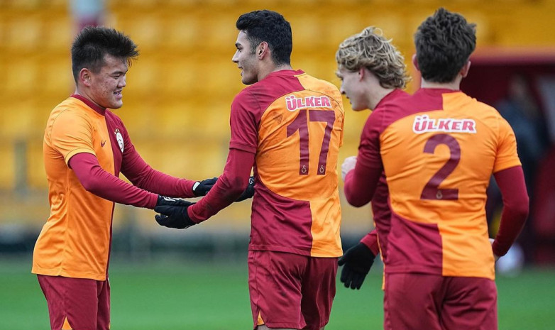 Юношеская лига УЕФА: «Галатасарай» Алмазбекова 