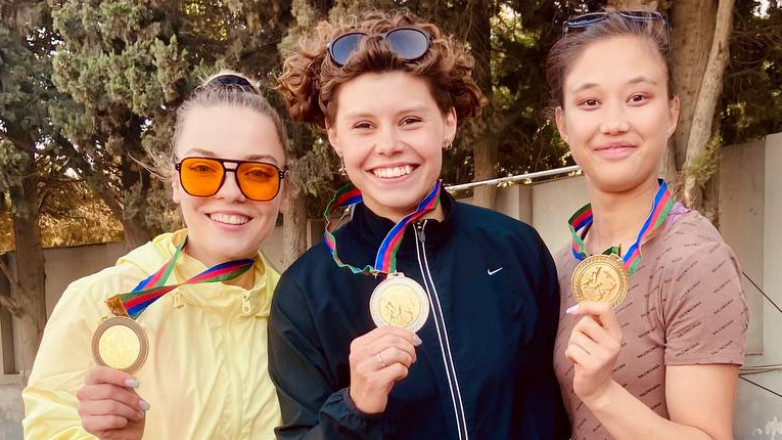 Бегуньи из Кыргызстана завоевали две медали на турнире в Азербайджане