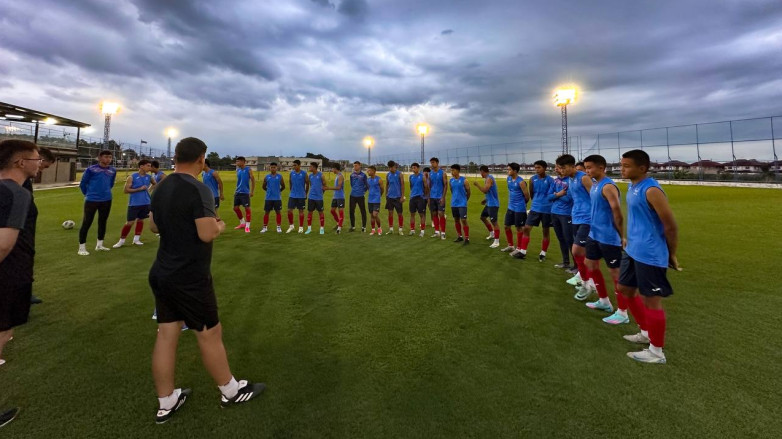 Сборная Кыргызстана U-17 проводит сборы во Вьетнаме