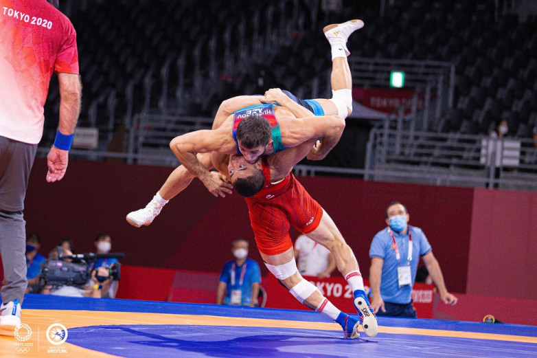 Полное видео схватки Акжола Махмудова на PWL-8 с шикарным прогибом