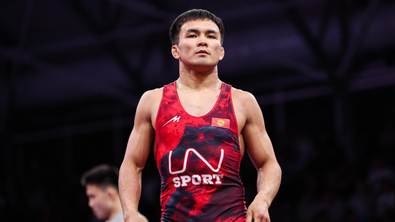 Эрназар Акматалиев победил казахстанца на чемпионате Азии по борьбе