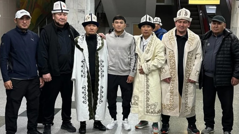 Cборную Кыргызстана по греко-римской борьбе встретили в Бишкеке после чемпионата Азии