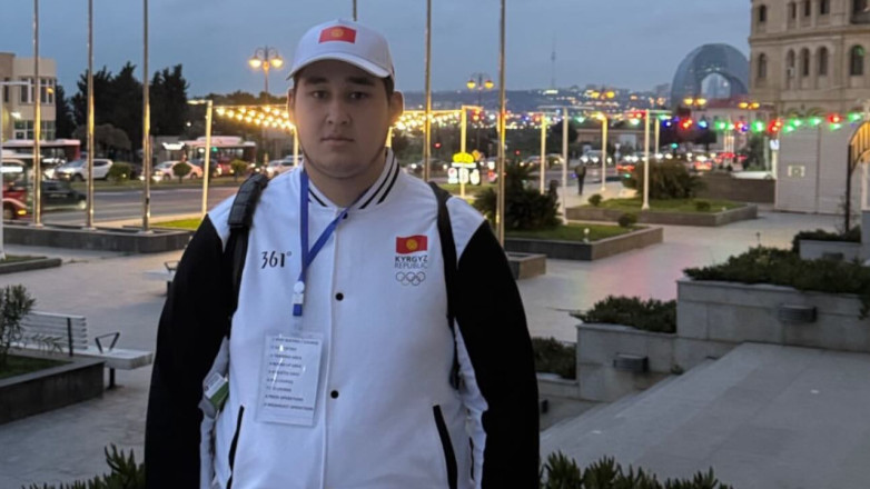 Боксера из Кыргызстана засудили в полуфинале турнира в Баку? Видео