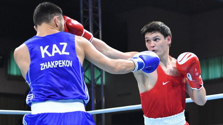 Еще один боксер из Кыргызстана вышел в полуфинал турнира в Азербайджане. ВИДЕО