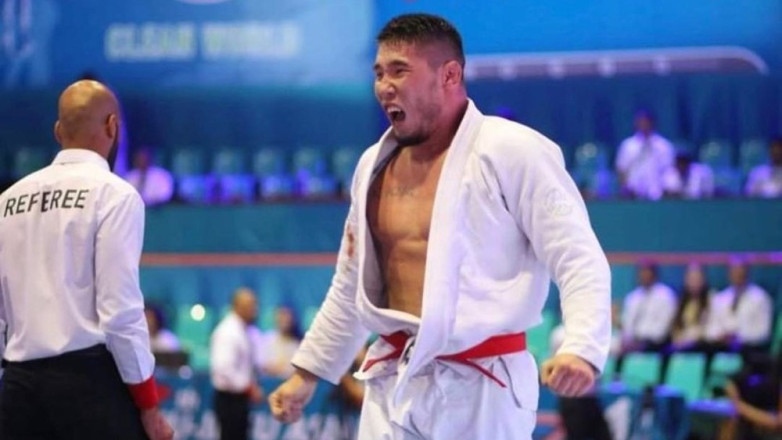 Руслан Сагдеев завоевал серебро чемпионата Азии по джиу-джитсу