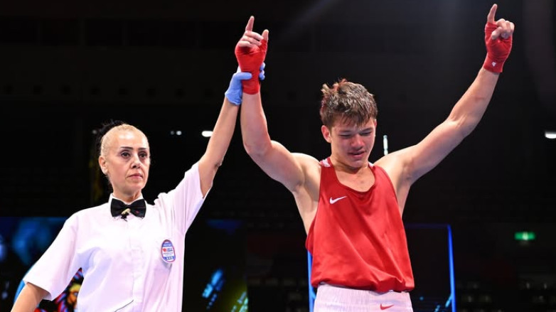 Арваз Ахмади вышел в финал чемпионата Азии среди юношей