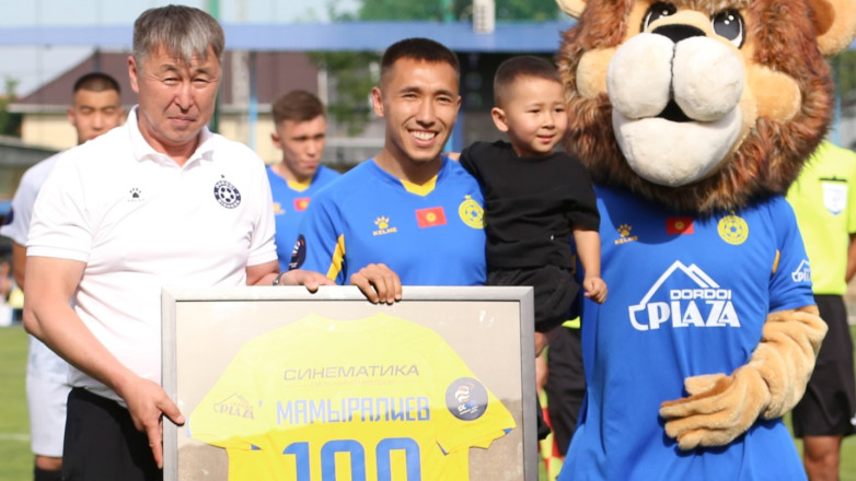 Игрок сборной Кыргызстана отыграл 100 матчей за свой клуб
