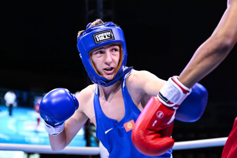 Боксер из Кыргызстана вышел в полуфинал юношеского чемпионата Азии