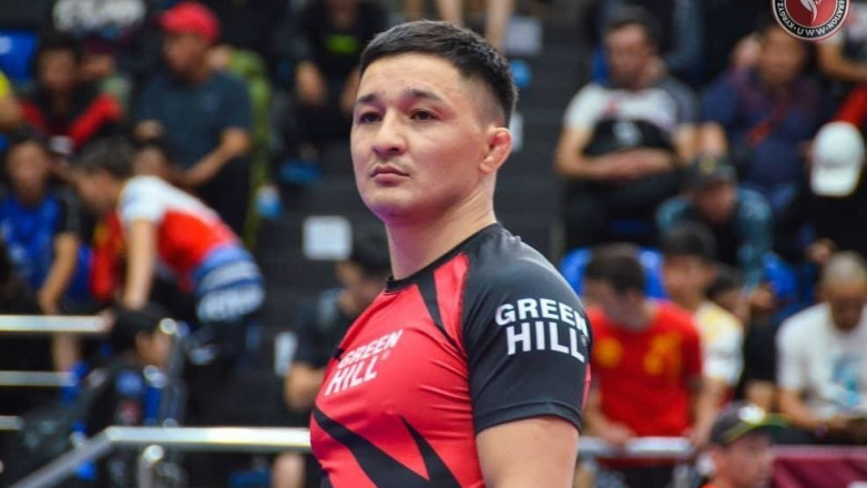 Адилет Тилебалдиев завоевал первое место на чемпионате Азии по пауэрлифтингу