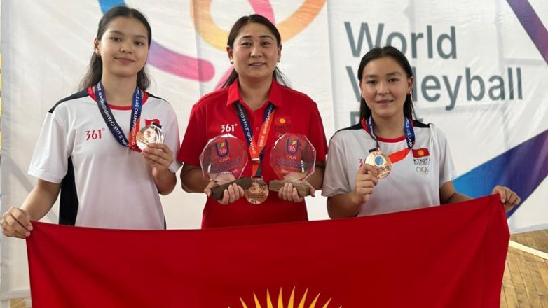 Волейболистки из Кыргызстана признаны лучшими на турнире CAVA в Таджикистане