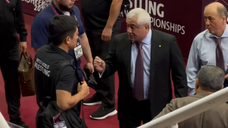 Вице-президент UWW отчитал судью после поражения своего борца на чемпионате Азии в Бишкеке. Видео