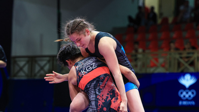Калича Кылычбекова вышла в финал юношеского чемпионата Азии по борьбе в Бишкеке