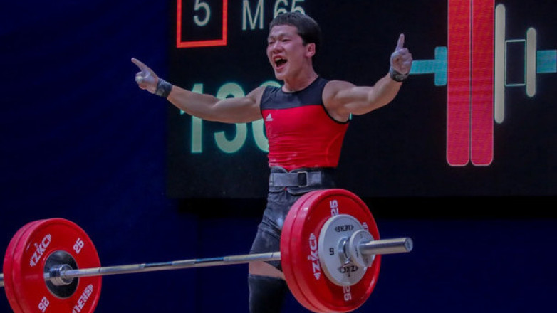 В Бишкеке прошёл турнир по тяжёлой атлетике памяти Митала Шарипова