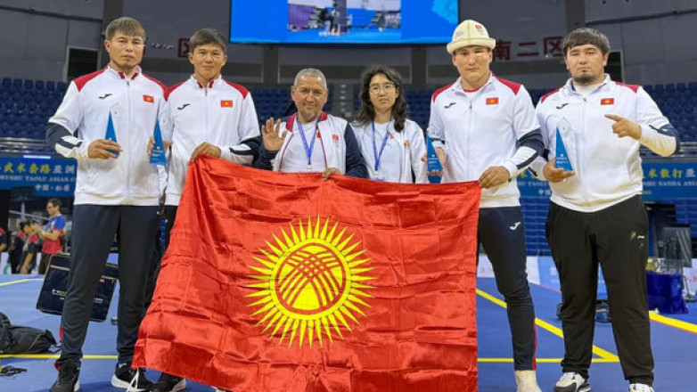 Кыргызстанцы выиграли два золота на Кубке Азии по ушу саньда