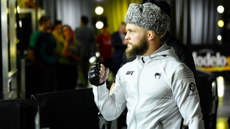UFC: Рафаэль Физиев отреагировал на анонс своего боя с Оливейрой