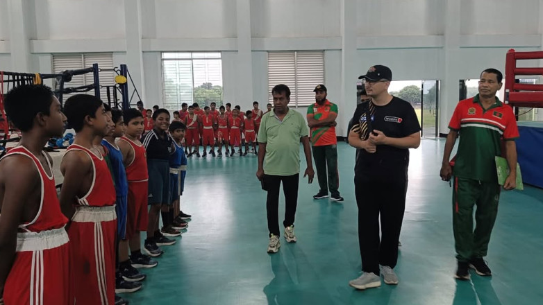 Акыйкат Абаев тренирует сборную Бангладеш по боксу. ВИДЕО