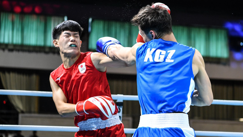 Усман Капаров вышел в полуфинал чемпионата Азии U19, победив соперника техническим нокаутом