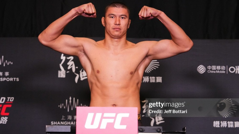 Уран Сатыбалдиев одержал первую победу в UFC