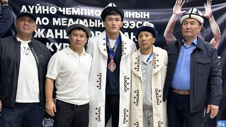 Как встретили бронзового призера чемпионата мира по борьбе в Бишкеке? ФОТО