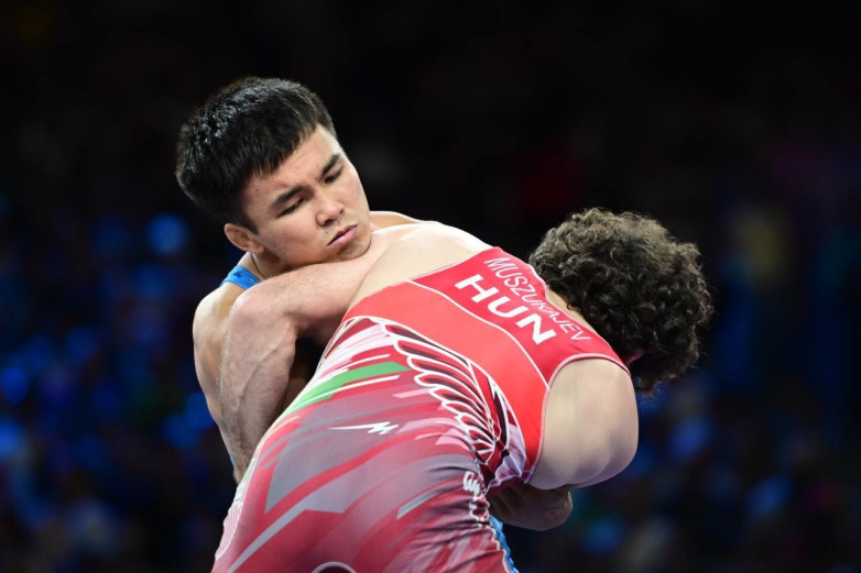 Победа кыргызстанского борца за минуту на чемпионате мира. ВИДЕО