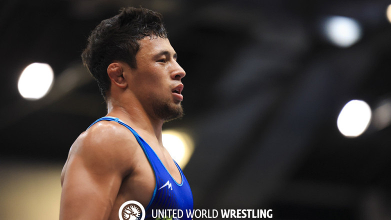 Кыргызстанец победил японца и вышел в 1/4 финала чемпионата мира