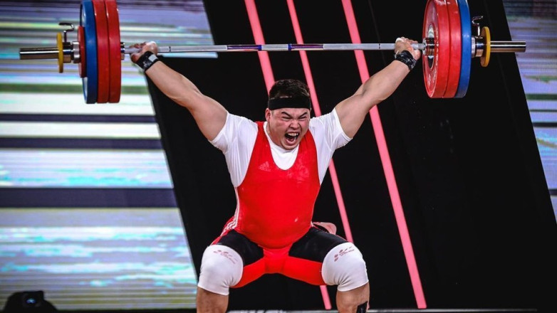 Тяжелоатлет Бекдөөлөт Расулбеков выиграл золото турнира в США