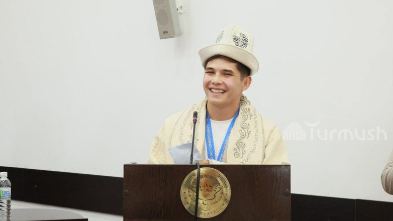 Как наградили чемпиона мира по греко-римской борьбе U20 в Оше?