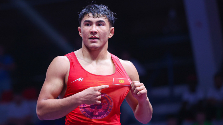 Еще один борец из Кыргызстана вышел в четвертьфинал чемпионата мира