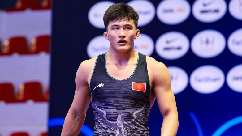 Кыргызстанец проиграл, но получил шанс на медаль чемпионата мира по борьбе в Хорватии