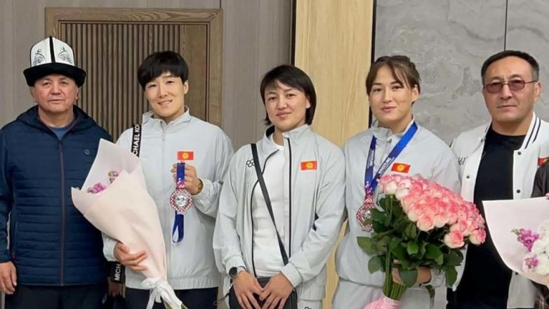 Борчихи из Кыргызстана вернулись с чемпионата мира в Хорватии
