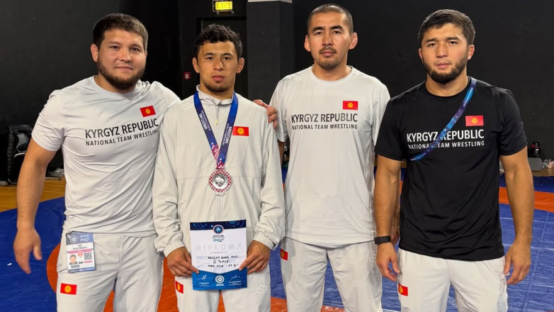 Сборная Кыргызстана по вольной борьбе завоевала две медали на чемпионате мира в Хорватии