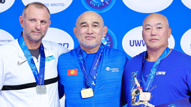 Кыргызстанец выиграл десять медалей на ветеранском ЧМ по борьбе