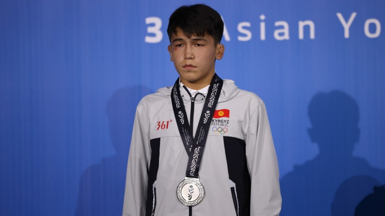 Борцы из Кыргызстана завоевали 4 медали в первый день на юношеской Азиаде