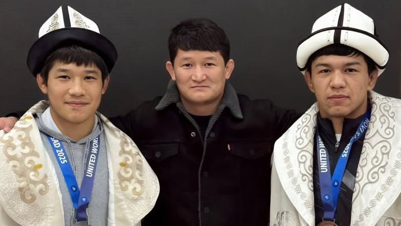 Как встретили призеров молодежного чемпионата мира по борьбе в Бишкеке? Видео