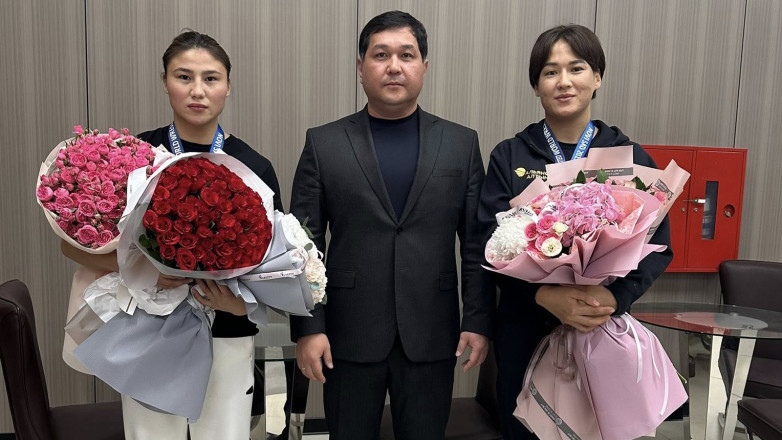 Как встретили призерок чемпионата мира по борьбе U23? ФОТО