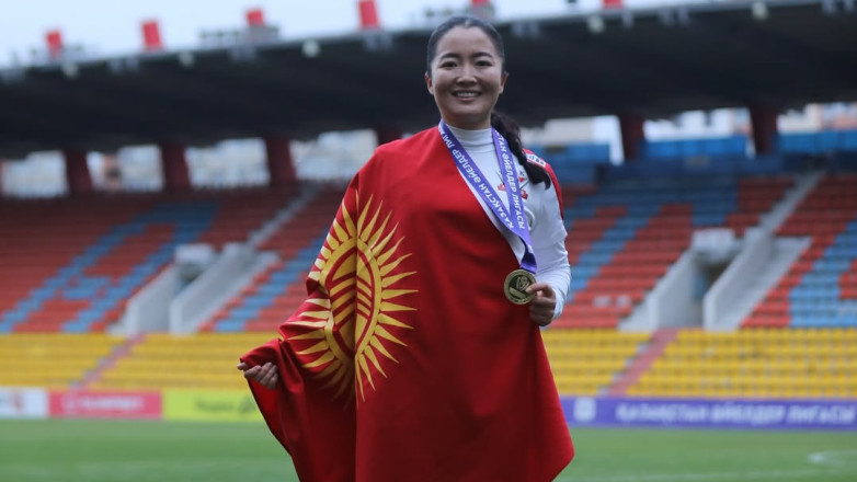 Футболистка из Кыргызстана стала чемпионкой страны в зоне УЕФА